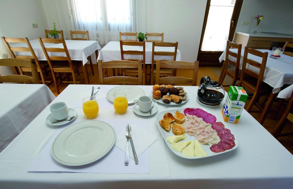 Hostal Palouet De Segarra Luaran gambar