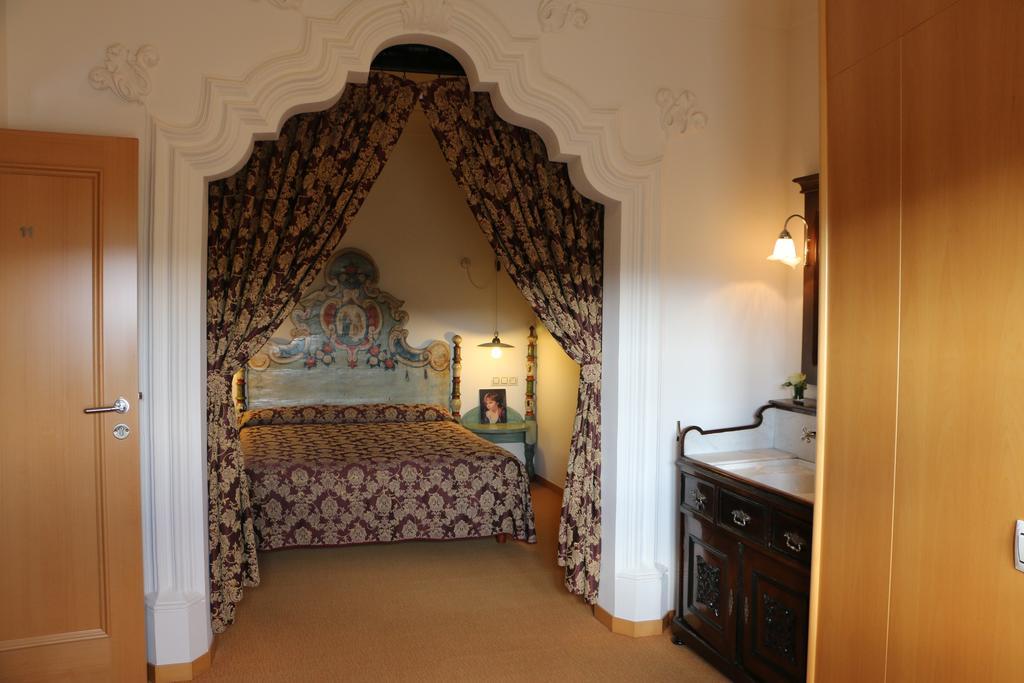 Hostal Palouet De Segarra Luaran gambar